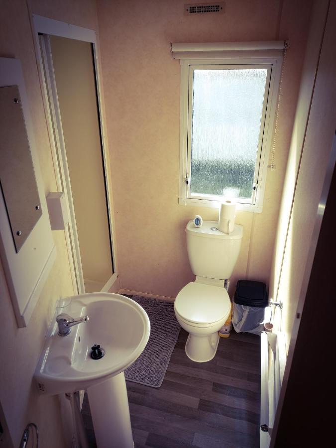18 Nutmeg Grove Hotel Уидърнсий Екстериор снимка